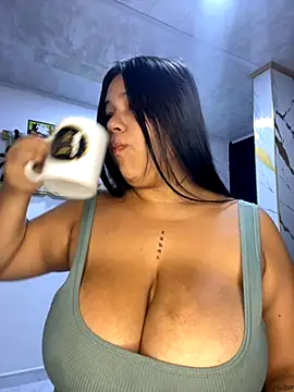 emma  milk  online show from 10/24/25, 11:39