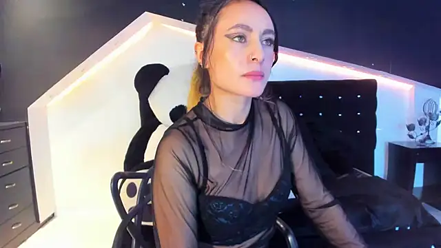 Coral Gibson online show from 02/06/25, 12:48