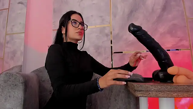 Snapshot of Ellaochoa chatting on 10/18/25, 11:44 Ellaochoa online show from 10/18/25, 11:44