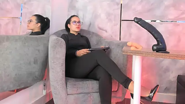 Snapshot of Ellaochoa chatting on 11/10/25, 11:31 Ellaochoa online show from 11/10/25, 11:31