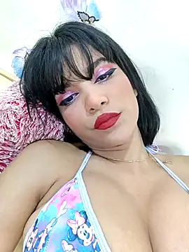 Snapshot of misskitty19-01 chatting on 01/12/25, 10:12 misskitty19-01 online show from 01/12/25, 10:12