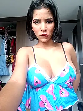 Snapshot of misskitty19-01 chatting on 03/19/25, 06:12 misskitty19-01 online show from 03/19/25, 06:12