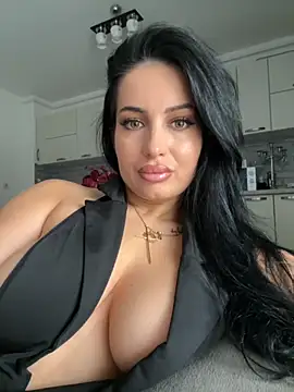 Snapshot of melissablack chatting on 11/06/25, 08:04 melissablack online show from 11/06/25, 08:04