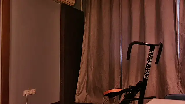 Snapshot of SashaBelle_ chatting on 03/14/25, 04:43 SashaBelle online show from 03/14/25, 04:43