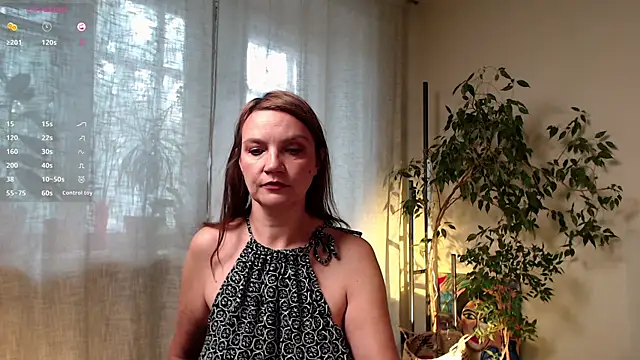 Snapshot of Charline_TheFoxTail chatting on 09/17/25, 07:21 Charline TheFoxTail online show from 09/17/25, 07:21