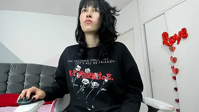 Camcrush   online show from 02/25/25, 09:46