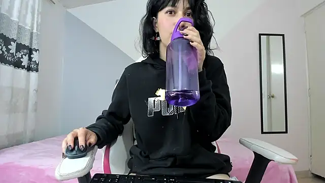 Camcrush   online show from 03/03/25, 09:59