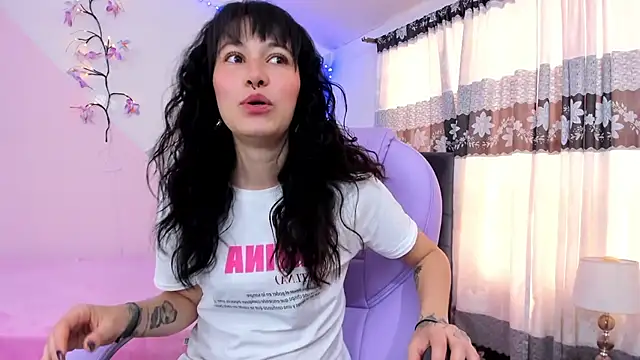 Camcrush   online show from 10/23/25, 03:00