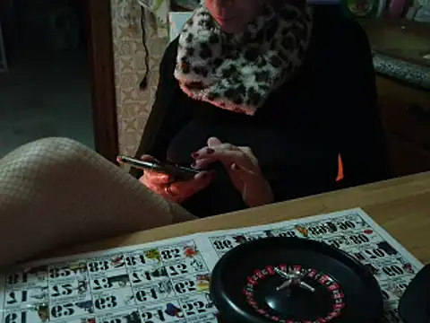 VeneRed online show from 10/31/25, 04:35