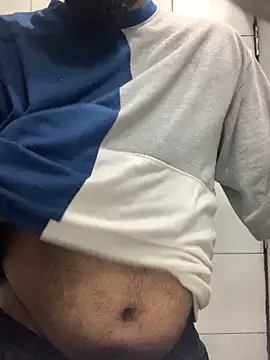 Snapshot of desiduzz21 chatting on 12/18/24, 11:34 desiduzz21 online show from 12/18/24, 11:34