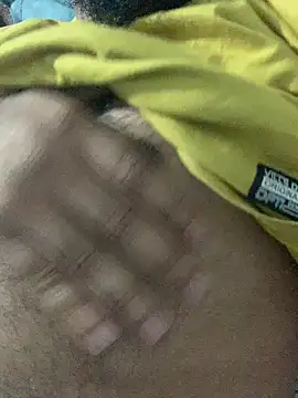 Snapshot of desiduzz21 chatting on 12/23/24, 01:13 desiduzz21 online show from 12/23/24, 01:13