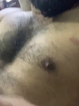 Snapshot of desiduzz21 chatting on 12/24/24, 02:43 desiduzz21 online show from 12/24/24, 02:43