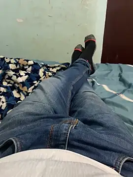 Snapshot of desiduzz21 chatting on 01/03/25, 03:12 desiduzz21 online show from 01/03/25, 03:12