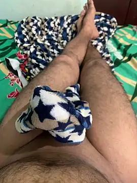 Snapshot of desiduzz21 chatting on 01/29/25, 03:33 desiduzz21 online show from 01/29/25, 03:33