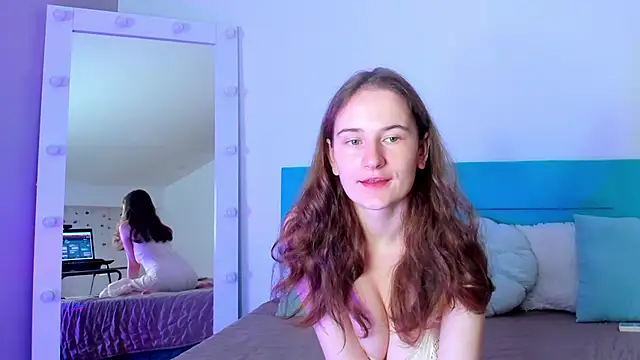 L1ittle kitty  online show from 10/19/25, 05:30