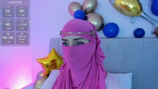 Snapshot of rawiya chatting on 09/29/25, 12:10 rawiya online show from 09/29/25, 12:10