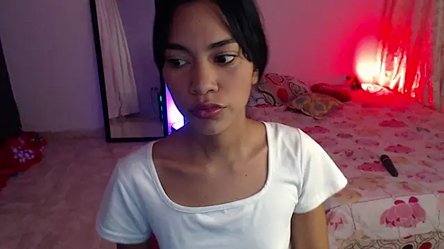 Snapshot of valeriah_7 chatting on 02/08/25, 12:06 valeriah 7 online show from 02/08/25, 12:06
