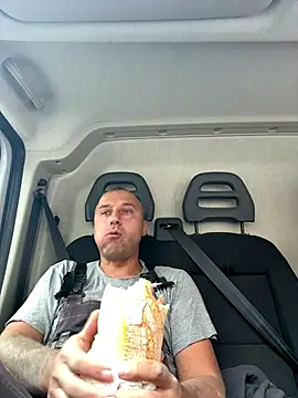 Snapshot of Lecatore80 chatting on 10/13/25, 10:04 Lecatore80 online show from 10/13/25, 10:04