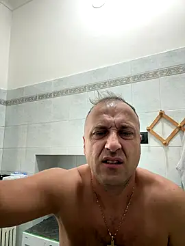 Snapshot of Lecatore80 chatting on 11/01/25, 08:27 Lecatore80 online show from 11/01/25, 08:27