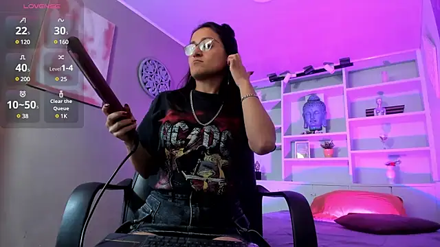 Lucy Williiams online show from 03/10/25, 08:56