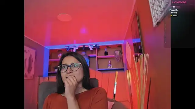 Lucy Williiams online show from 10/20/25, 11:10