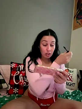 Snapshot of lonelylexxxie chatting on 11/26/25, 03:46 lonelylexxxie online show from 11/26/25, 03:46