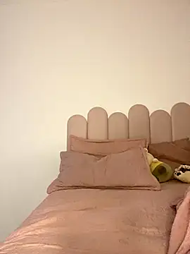 cleolimahot3 online show from 10/24/25, 12:08