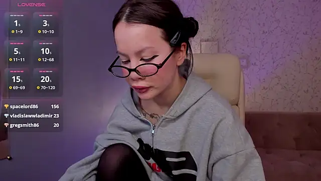 Anikka Liam online show from 02/12/25, 01:52