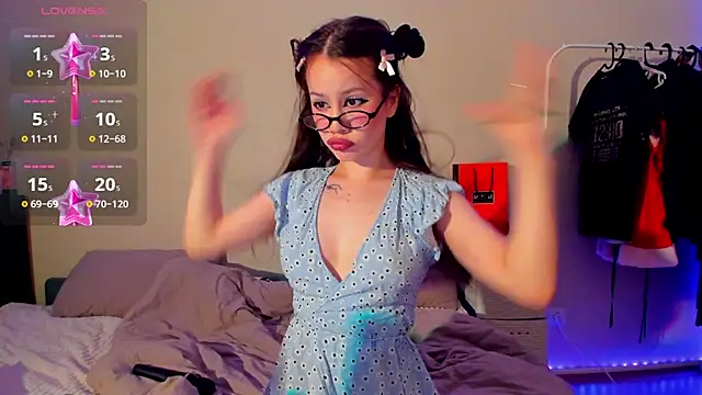 Anikka Liam online show from 10/10/25, 11:15