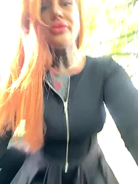 Snapshot of krysstal003 chatting on 10/26/25, 10:43 krysstal003 online show from 10/26/25, 10:43