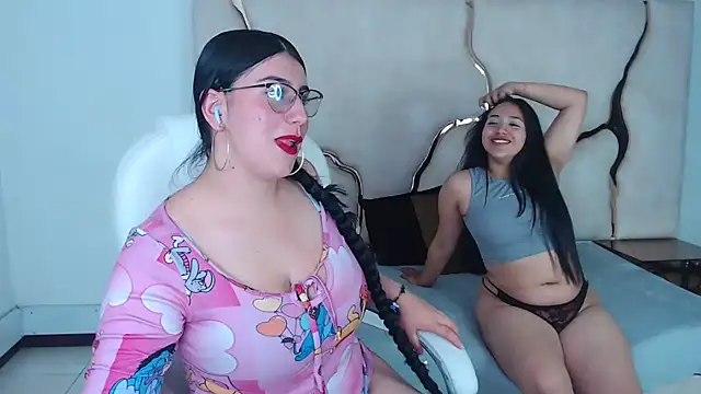 Snapshot of Criistaal_ chatting on 02/06/25, 03:59 Criistaal  online show from 02/06/25, 03:59