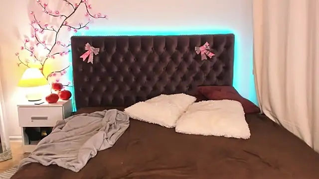 CurlyDreams online show from 11/13/25, 02:10