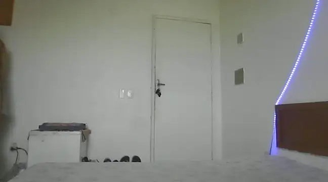 Snapshot of Gabrielleof chatting on 12/02/24, 12:18 Gabrielleof online show from 12/02/24, 12:18