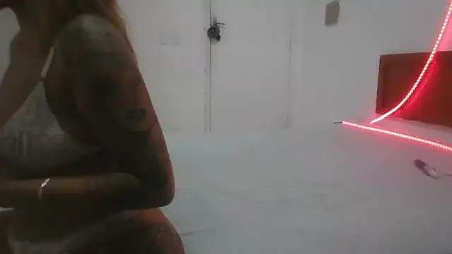 Snapshot of Gabrielleof chatting on 12/19/24, 10:00 Gabrielleof online show from 12/19/24, 10:00