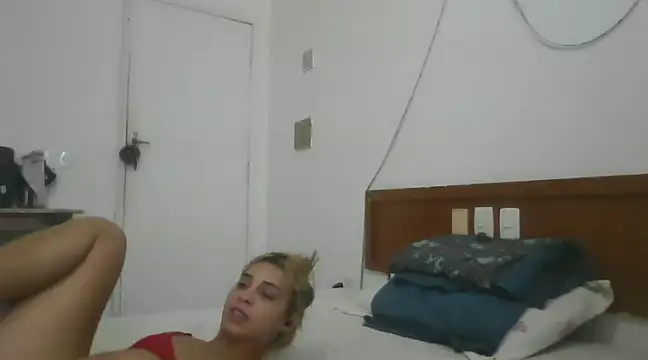 Snapshot of Gabrielleof chatting on 12/31/24, 01:08 Gabrielleof online show from 12/31/24, 01:08