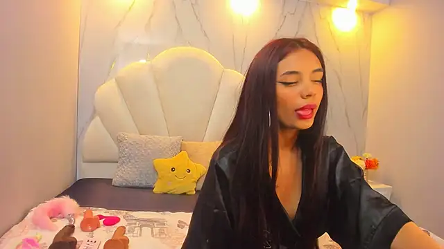 Snapshot of Tiffany_sander chatting on 12/20/24, 03:14 Tiffany sander online show from 12/20/24, 03:14