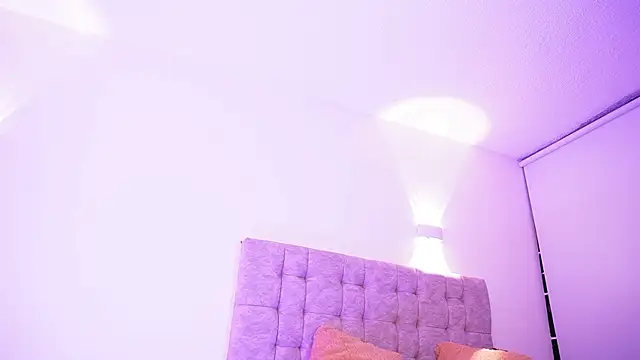 Tiffany sander online show from 10/19/25, 04:02