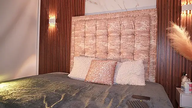 Tiffany sander online show from 11/21/25, 04:11