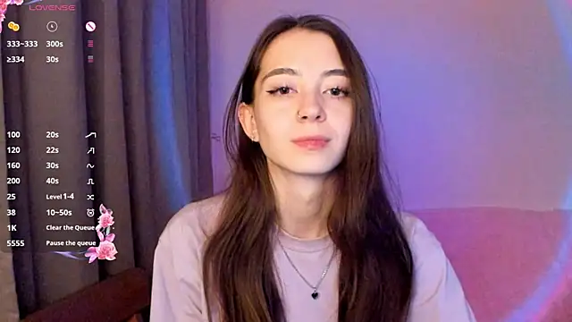 Snapshot of EvaBradley chatting on 11/04/25, 06:51 EvaBradley online show from 11/04/25, 06:51