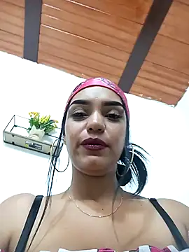 Snapshot of Sara-77 chatting on 01/31/25, 06:47 Sara-77 online show from 01/31/25, 06:47
