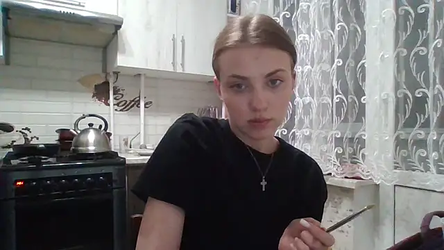 Snapshot of Sweety_Nika chatting on 02/20/25, 10:04 Sweety Nika online show from 02/20/25, 10:04