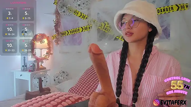 Eva depp online show from 10/27/25, 04:22