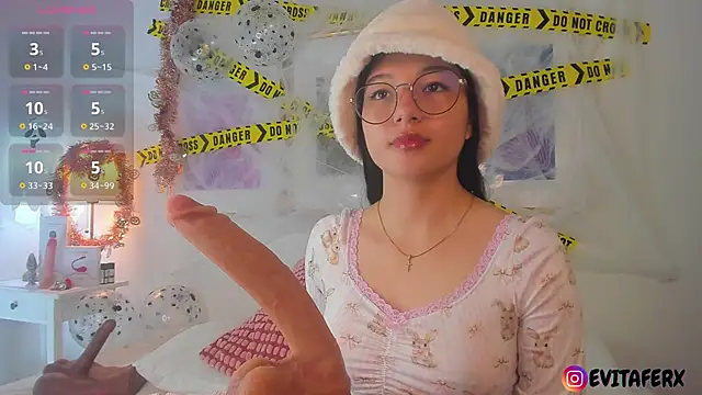 Eva depp online show from 10/29/25, 03:25