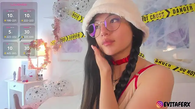 Eva depp online show from 10/30/25, 11:11