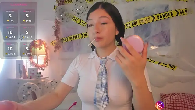 Eva depp online show from 10/31/25, 03:57