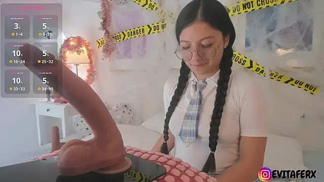 Eva depp online show from 11/01/25, 03:36