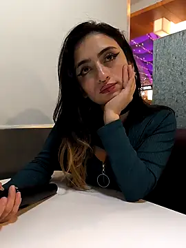 Snapshot of Lila_Desiree chatting on 12/29/24, 02:38 Lila Desiree online show from 12/29/24, 02:38