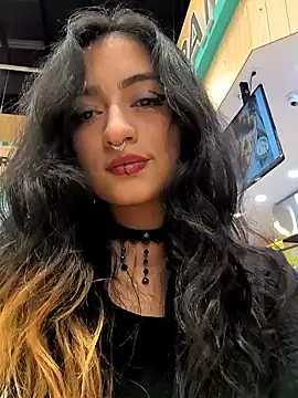 Snapshot of Lila_Desiree chatting on 01/28/25, 01:50 Lila Desiree online show from 01/28/25, 01:50