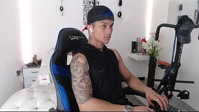 Leonard Price online show from 03/06/25, 03:56