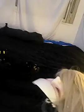 Snapshot of Deepsylove chatting on 09/20/25, 08:32 Deepsylove online show from 09/20/25, 08:32